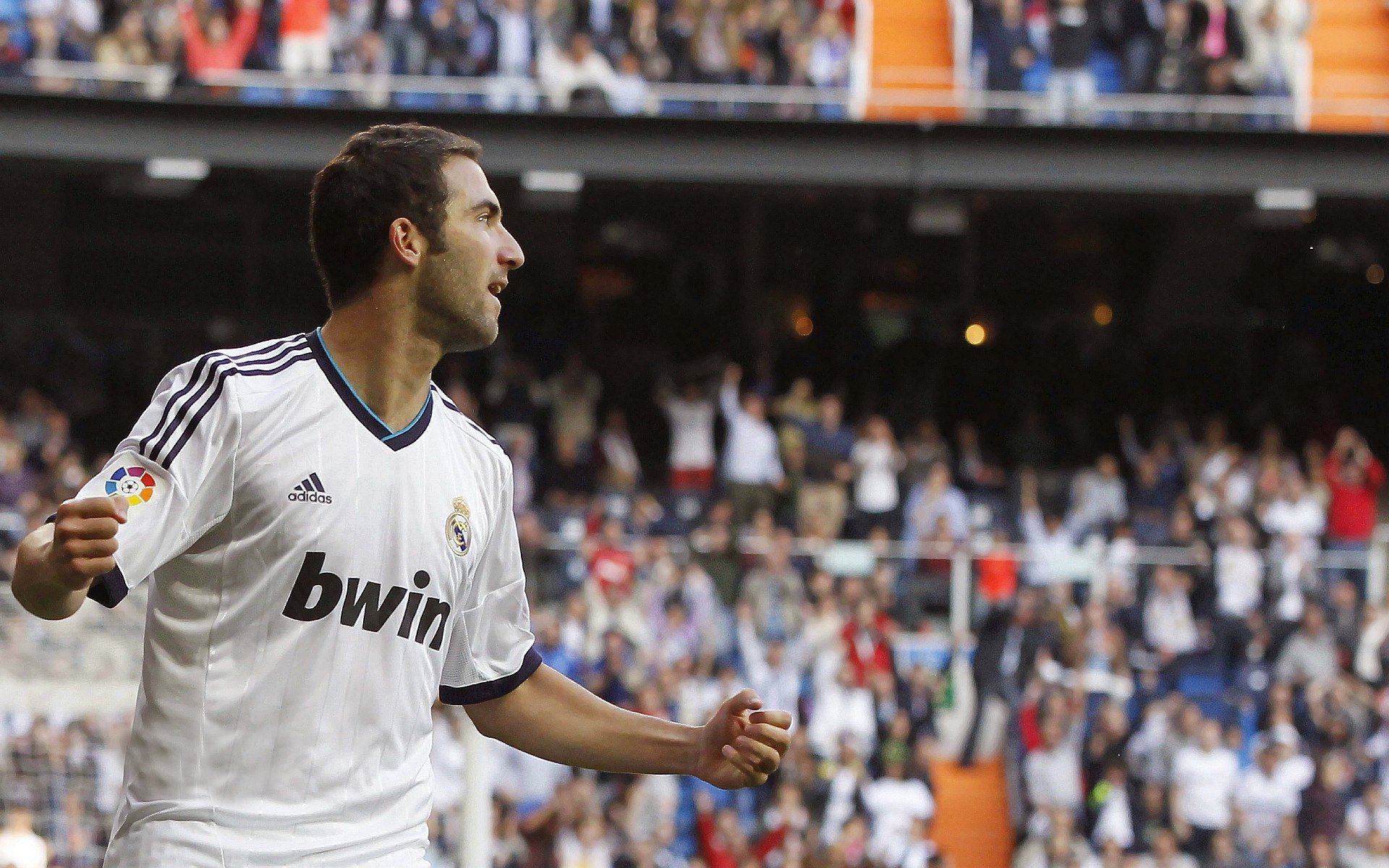 九游体育app-沃尔夫斯堡取得两连胜，排名大幅上升，沃尔夫斯堡最新阵容